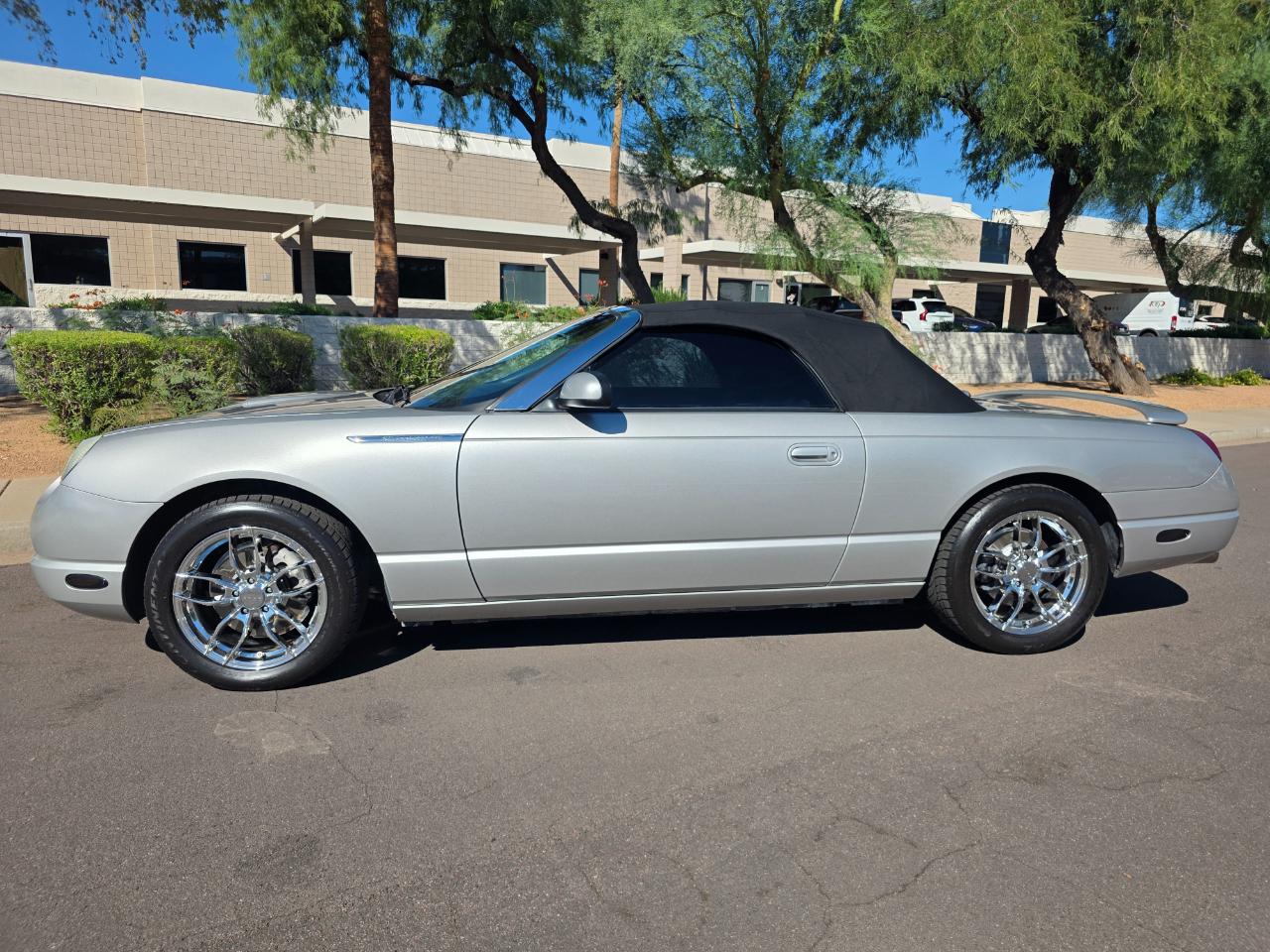 Ford Thunderbird 50th Anniversary 2005
