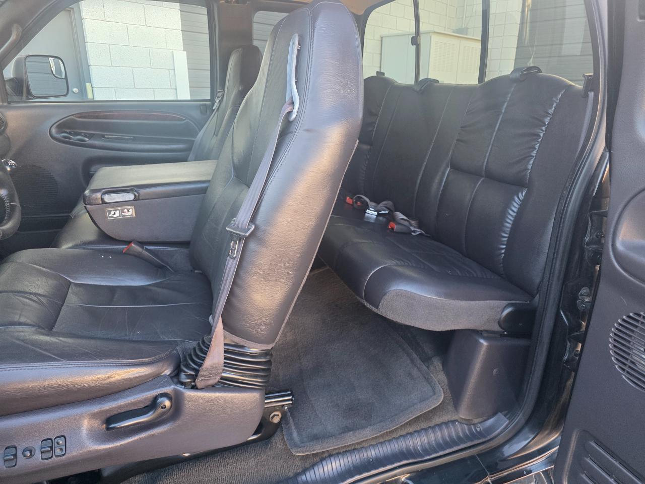 Dodge Ram 3500 SLT Quad Cab Long Bed 4WD DRW 2001