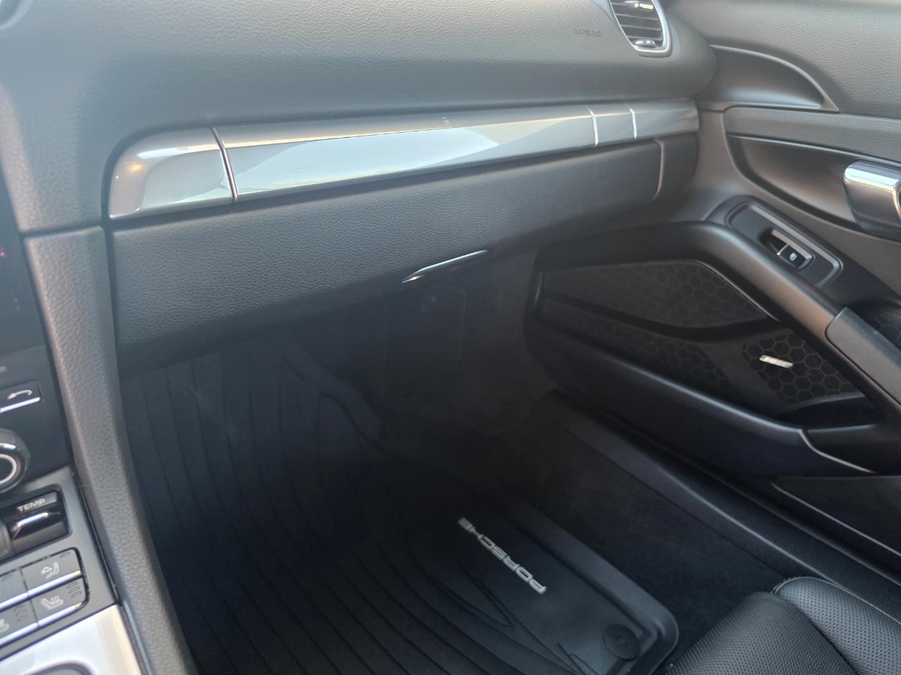 Porsche 718 Cayman Coupe 2018