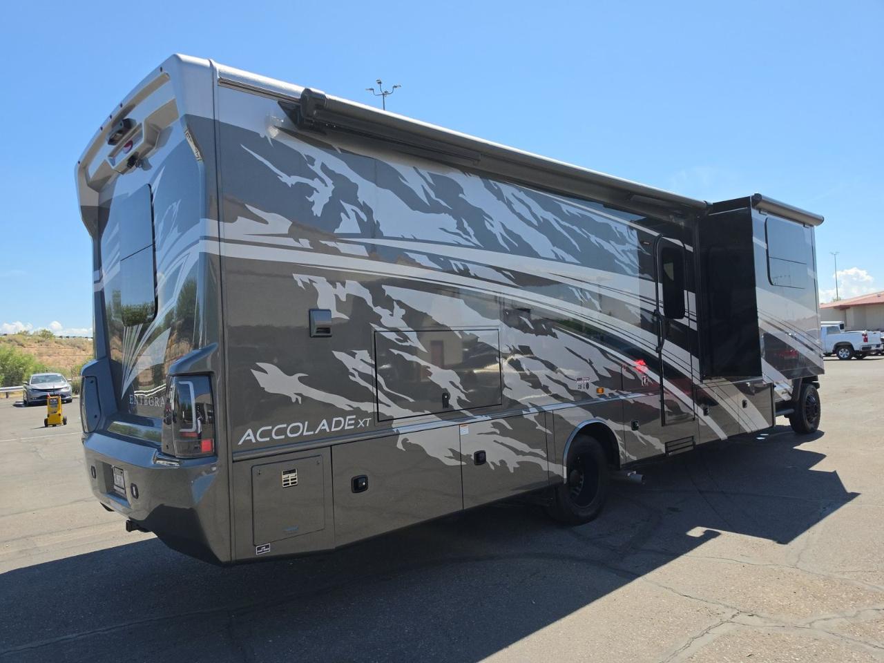 Entegra Coach Accolade  2024