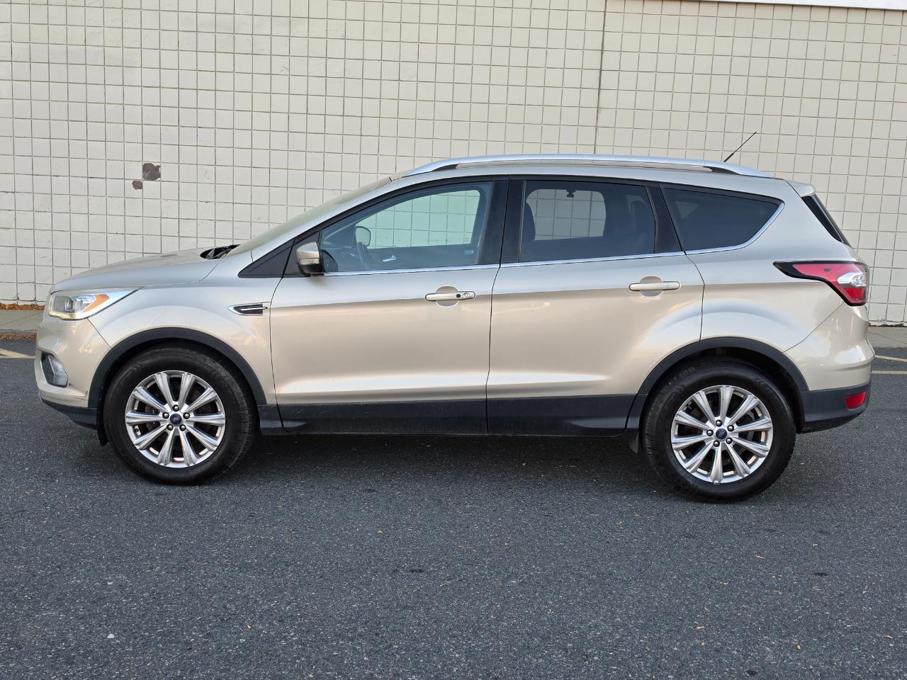 Ford Escape Titanium 4WD 2017