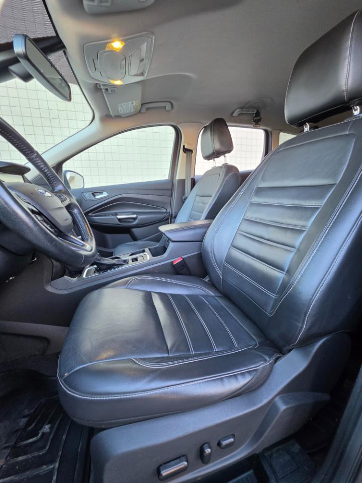 Ford Escape Titanium 4WD 2017