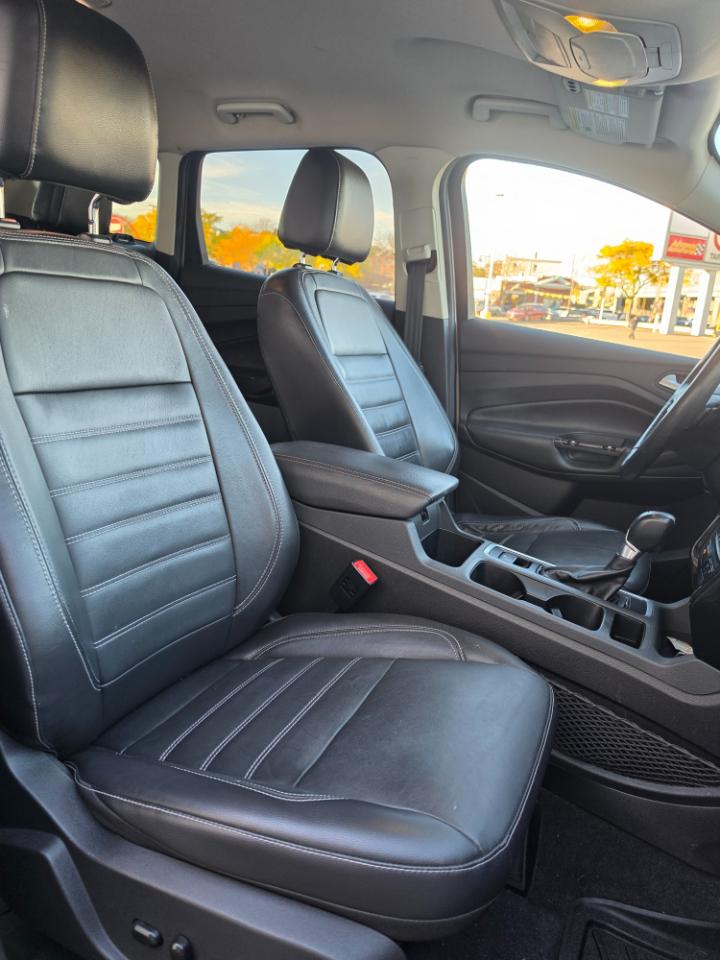 Ford Escape Titanium 4WD 2017