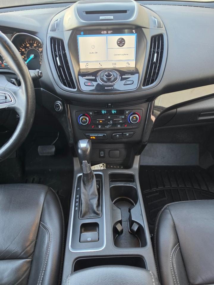 Ford Escape Titanium 4WD 2017