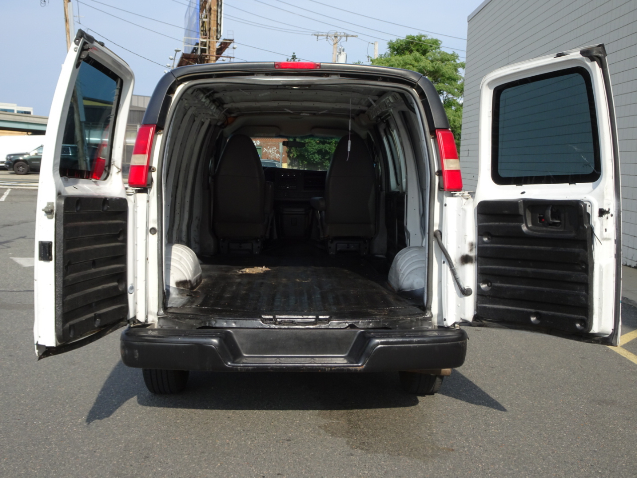GMC Savana Cargo Van RWD 2500 135" 2013
