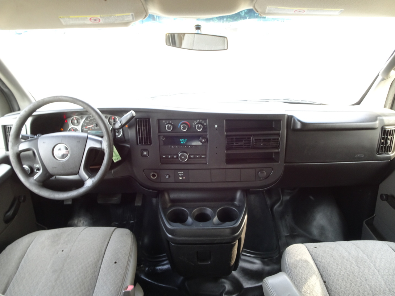 GMC Savana Cargo Van RWD 2500 135" 2013