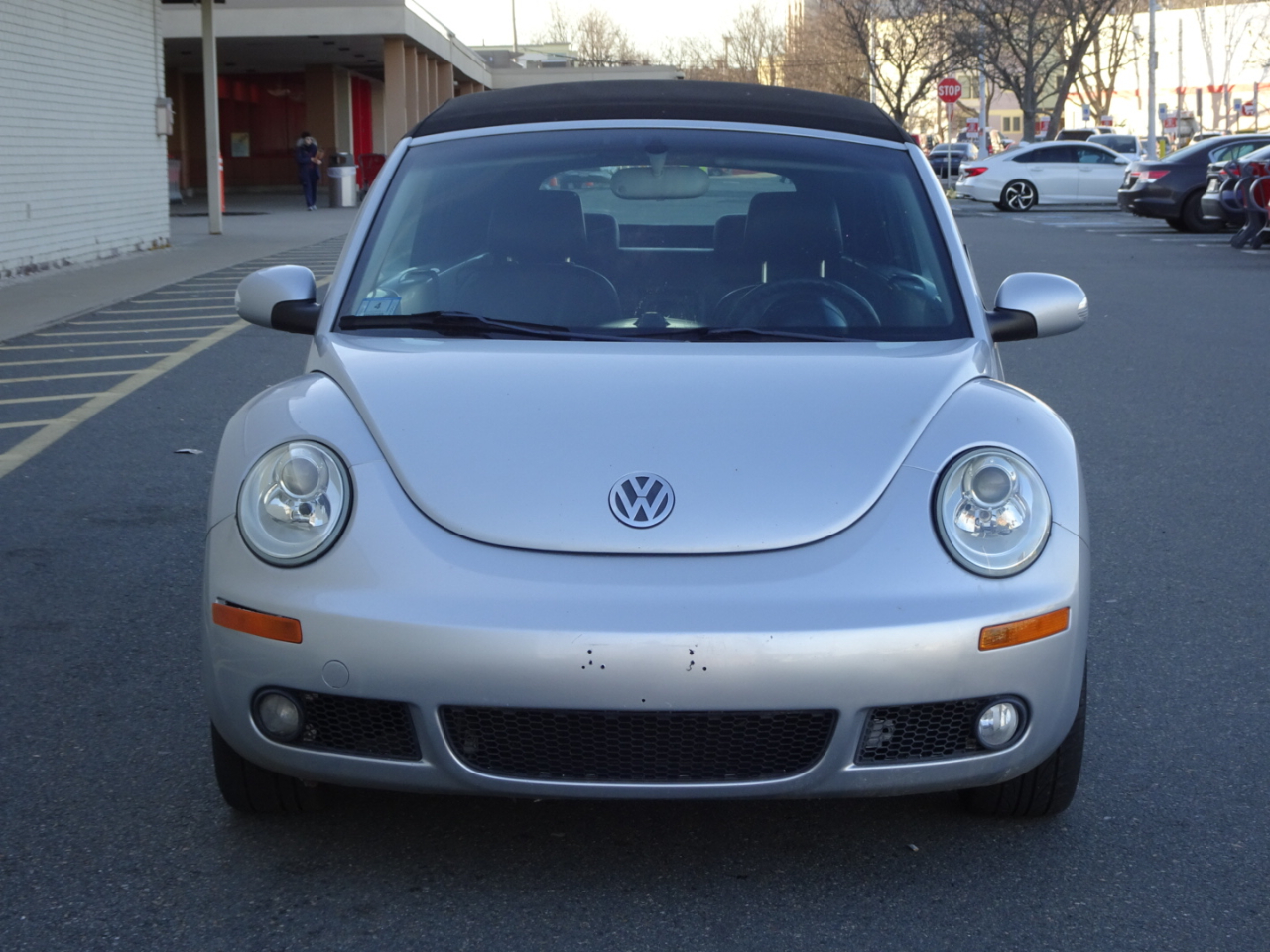 Volkswagen New Beetle Convertible 2dr 2.5L PZEV Auto 2006