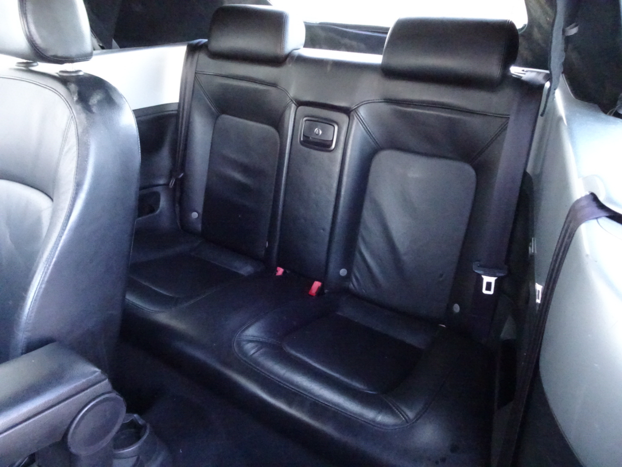 Volkswagen New Beetle Convertible 2dr 2.5L PZEV Auto 2006