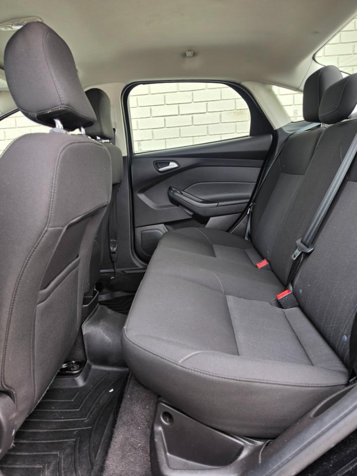Ford Focus SE Sedan 2017