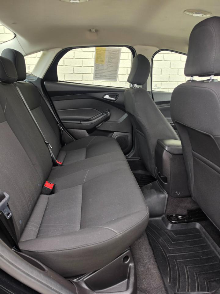 Ford Focus SE Sedan 2017