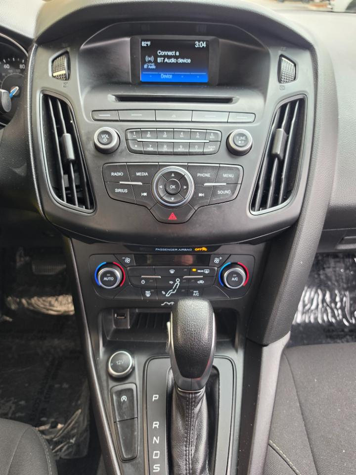 Ford Focus SE Sedan 2017