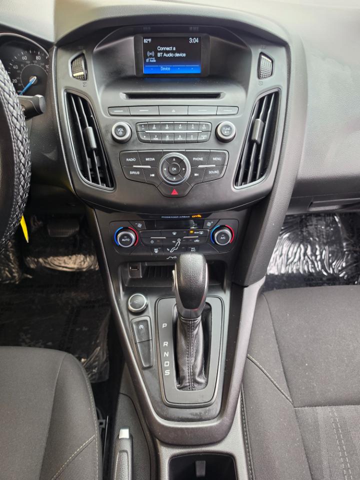 Ford Focus SE Sedan 2017
