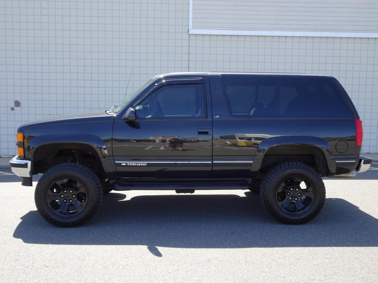 Chevrolet Tahoe 2dr 4WD 1999