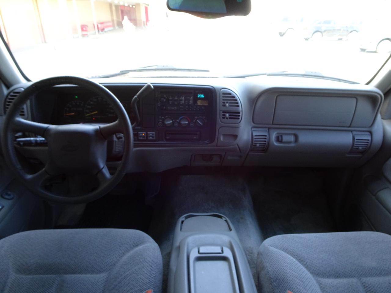 Chevrolet Tahoe 2dr 4WD 1999