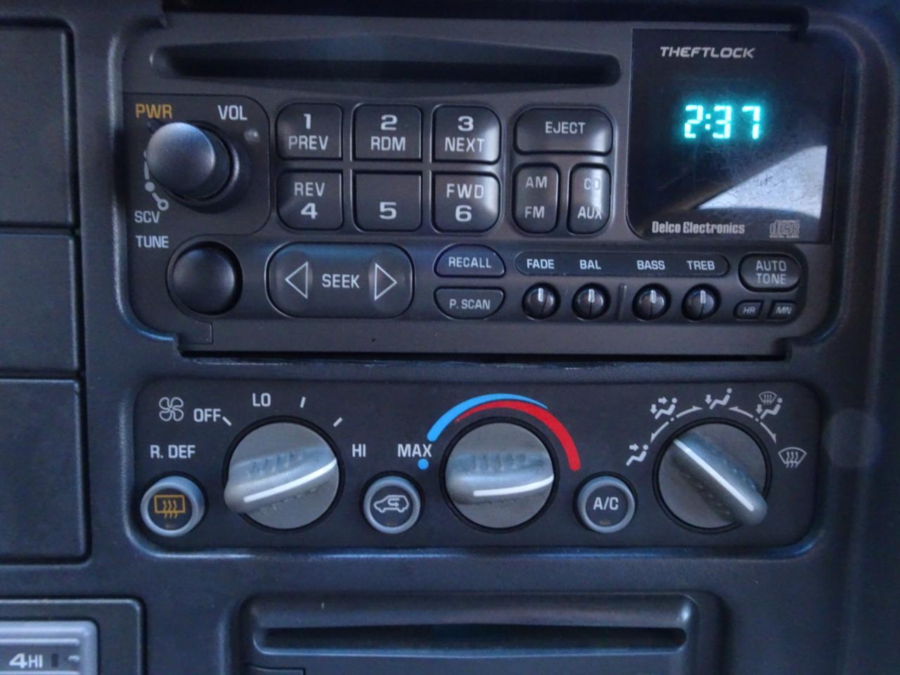 Chevrolet Tahoe 2dr 4WD 1999