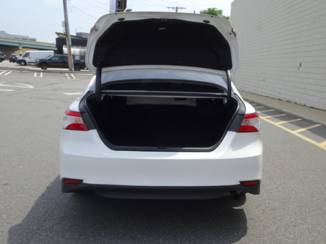 Toyota Camry XLE Auto (Natl) 2019