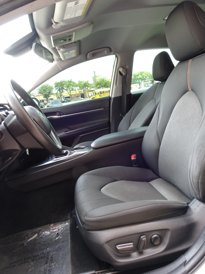 Toyota Camry XLE Auto (Natl) 2019