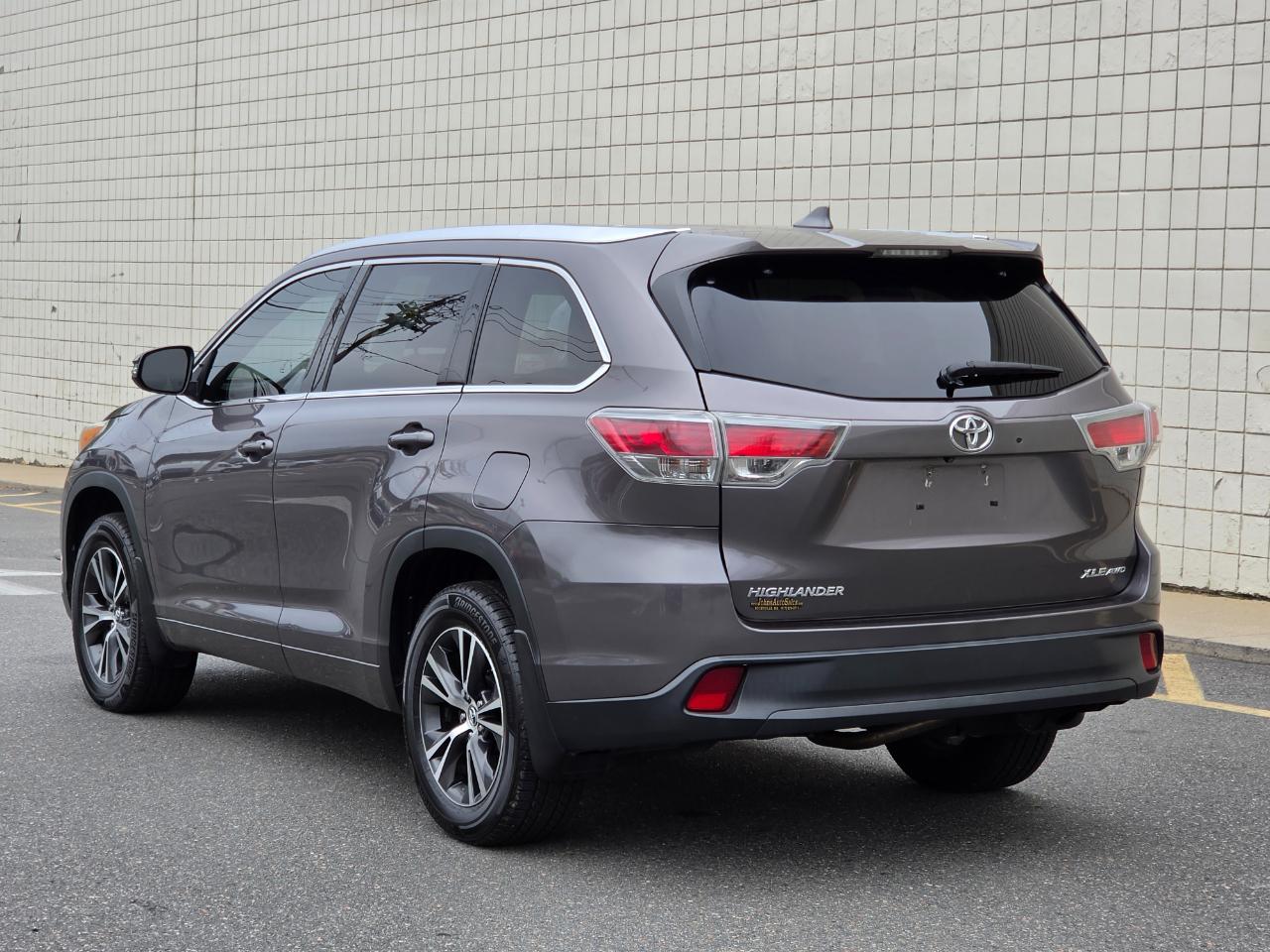 Toyota Highlander AWD 4dr V6 XLE (Natl) 2016