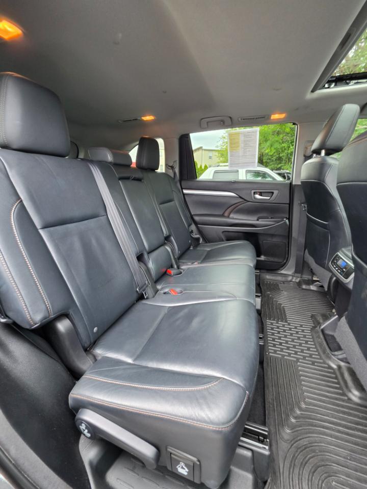 Toyota Highlander AWD 4dr V6 XLE (Natl) 2016