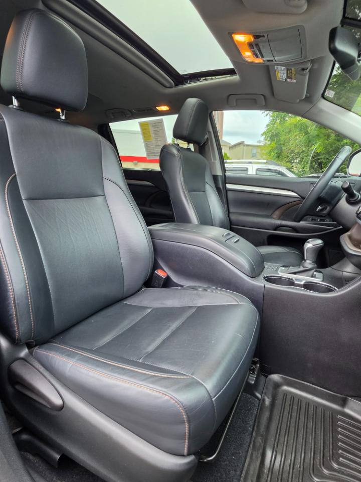 Toyota Highlander AWD 4dr V6 XLE (Natl) 2016