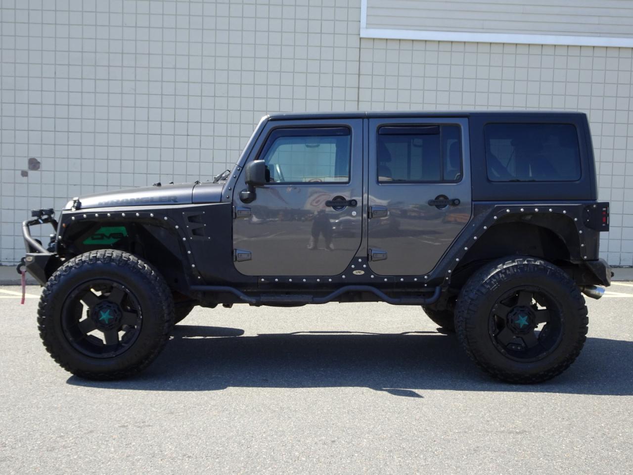 Jeep Wrangler Unlimited 4WD 4dr Black Bear *Ltd Avail* 2016