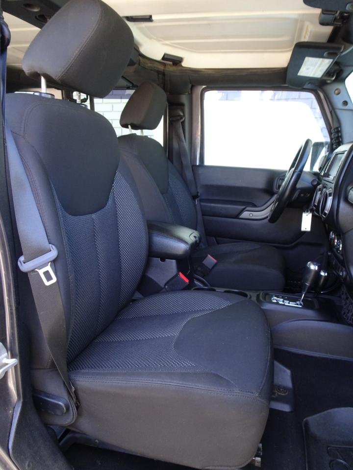 Jeep Wrangler Unlimited 4WD 4dr Black Bear *Ltd Avail* 2016