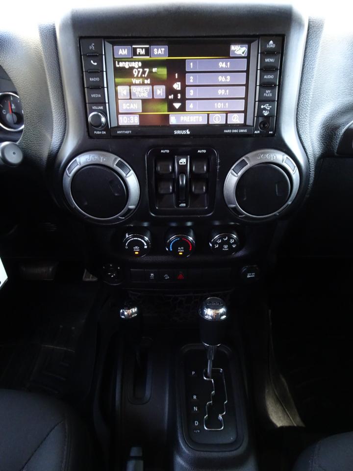 Jeep Wrangler Unlimited 4WD 4dr Black Bear *Ltd Avail* 2016