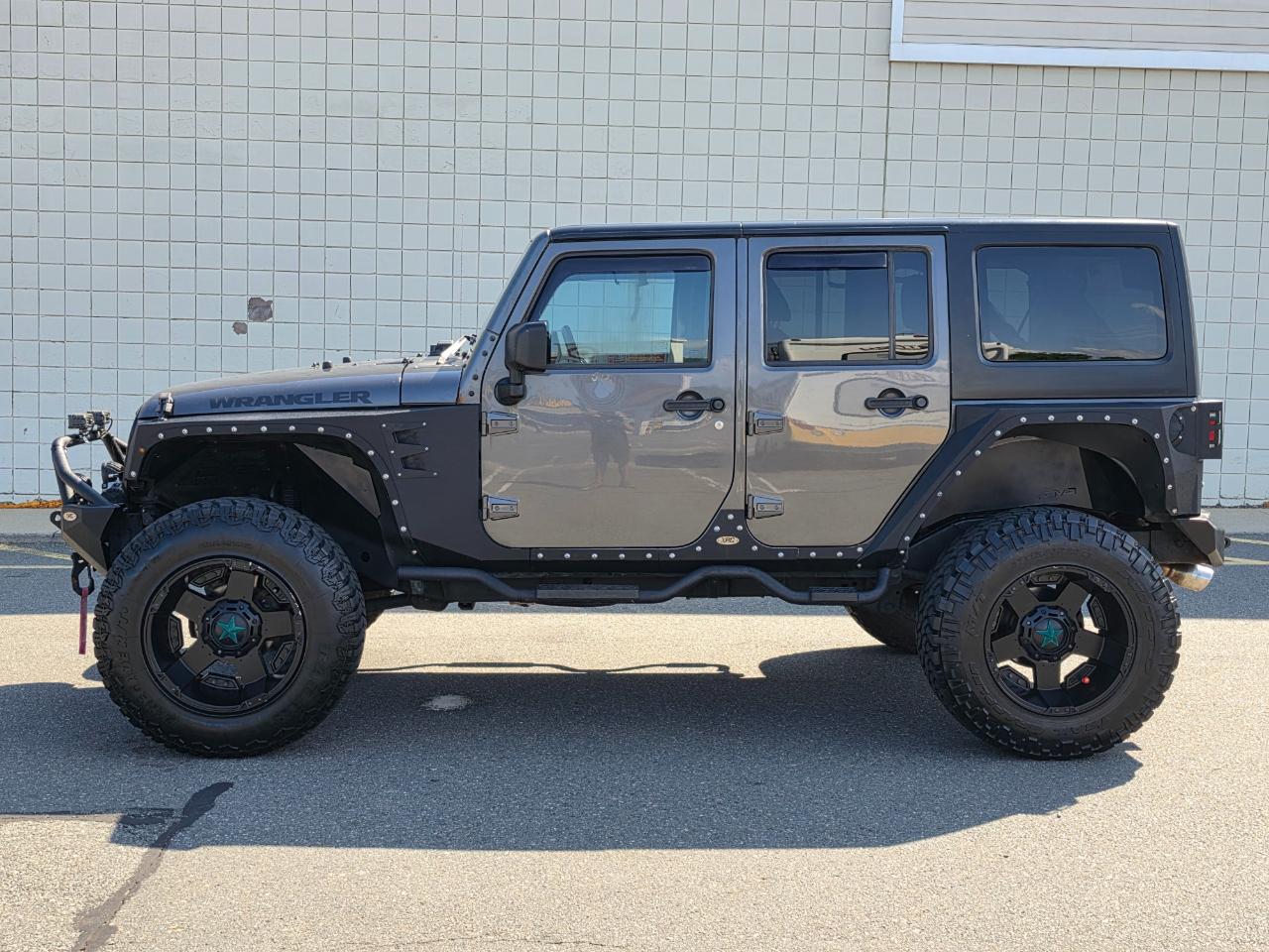 Jeep Wrangler Unlimited 4WD 4dr Black Bear *Ltd Avail* 2016
