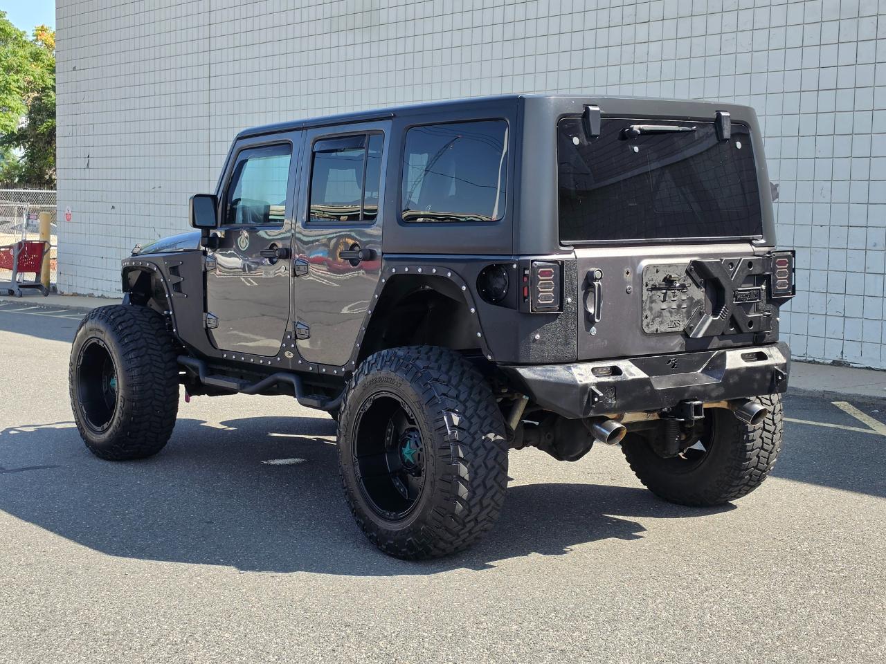 Jeep Wrangler Unlimited 4WD 4dr Black Bear *Ltd Avail* 2016