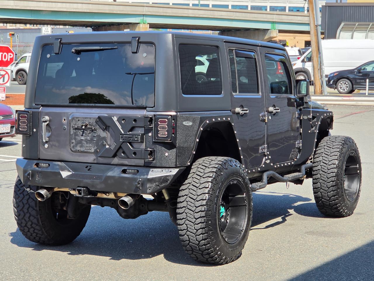 Jeep Wrangler Unlimited 4WD 4dr Black Bear *Ltd Avail* 2016
