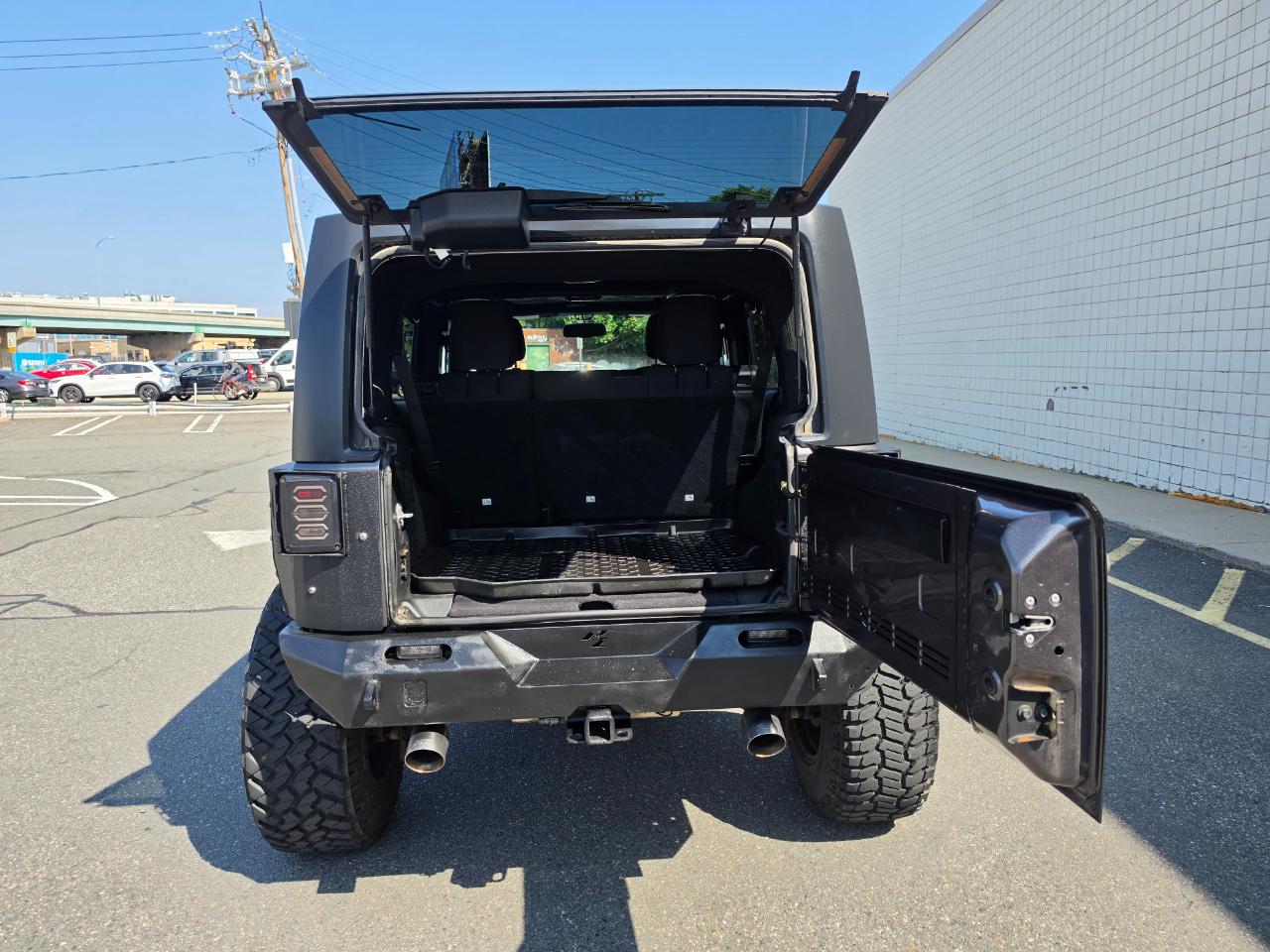 Jeep Wrangler Unlimited 4WD 4dr Black Bear *Ltd Avail* 2016