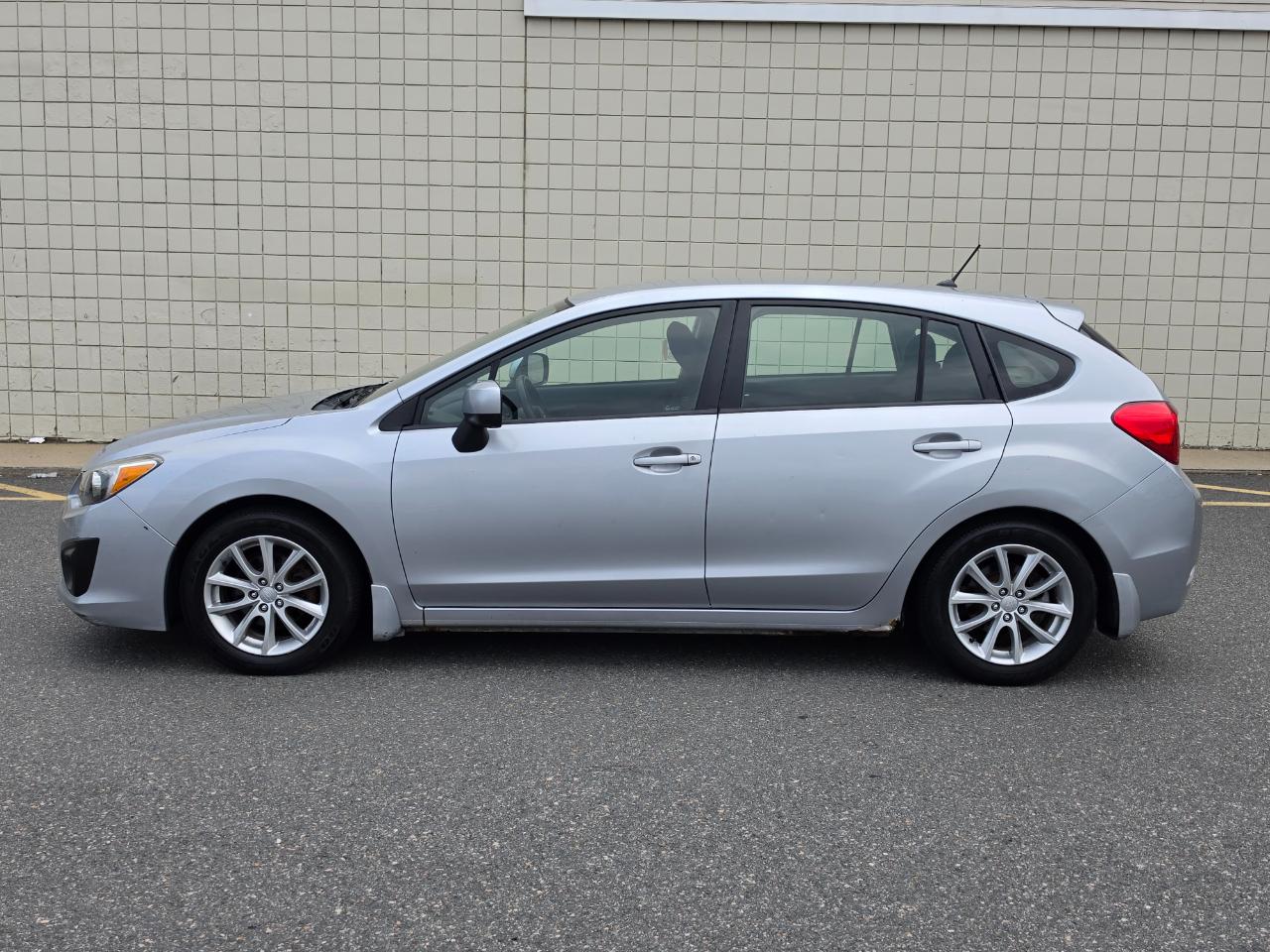 Subaru Impreza Wagon 5dr Auto 2.0i Premium 2012