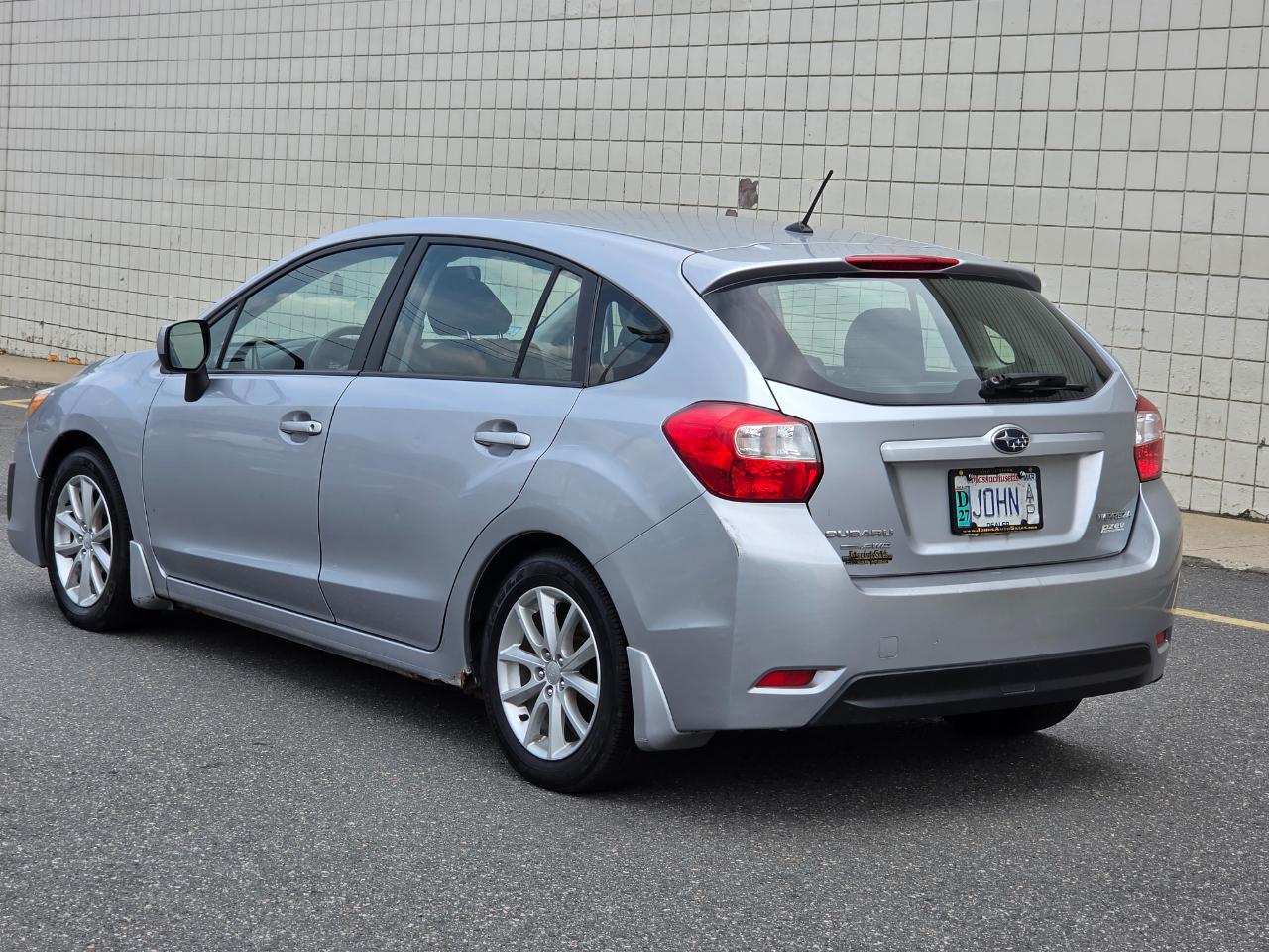 Subaru Impreza Wagon 5dr Auto 2.0i Premium 2012