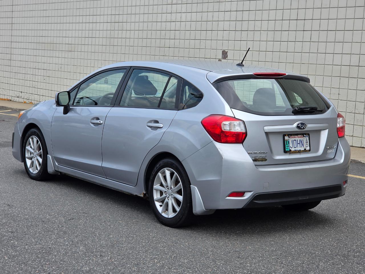 Subaru Impreza Wagon 5dr Auto 2.0i Premium 2012