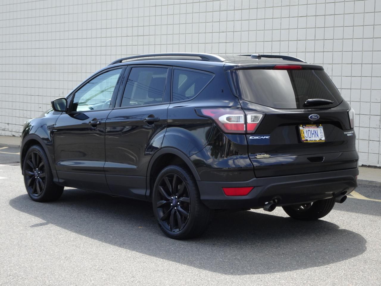 Ford Escape Titanium 4WD 2017