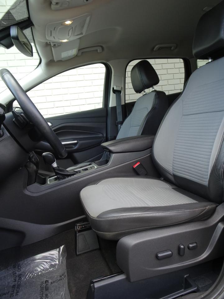 Ford Escape Titanium 4WD 2017