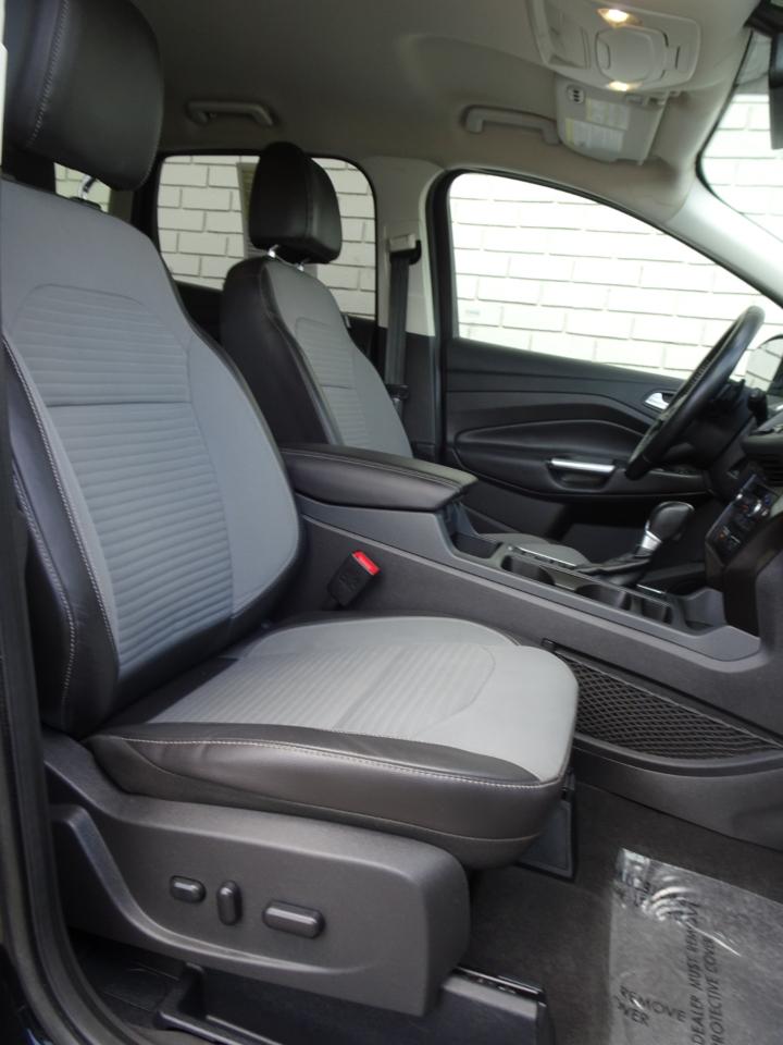 Ford Escape Titanium 4WD 2017