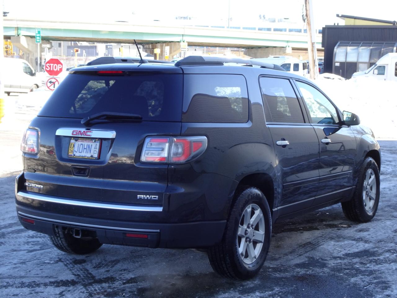 GMC Acadia AWD 4dr SLE w/SLE-1 2015