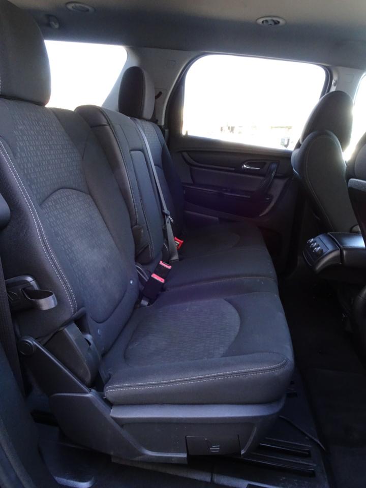 GMC Acadia AWD 4dr SLE w/SLE-1 2015