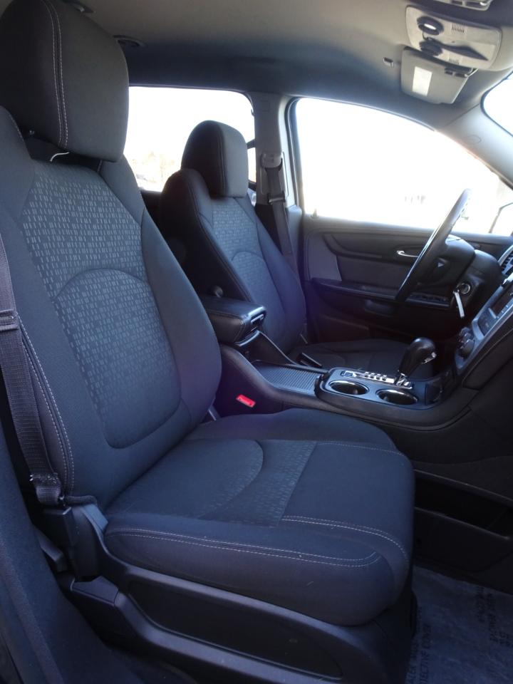 GMC Acadia AWD 4dr SLE w/SLE-1 2015