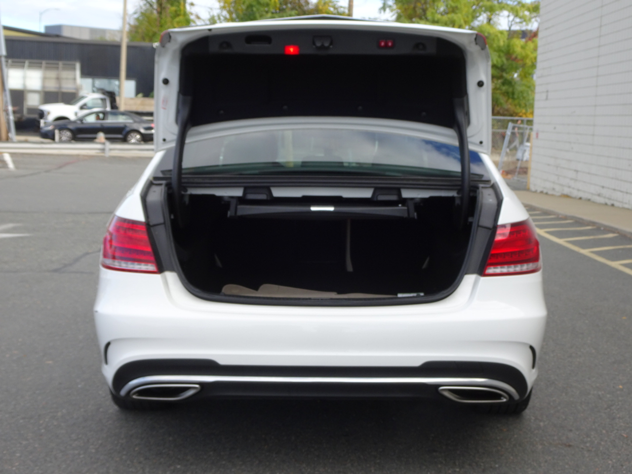 Mercedes-Benz E-Class 4dr Sdn E 350 Sport 4MATIC 2016 Mercedes-Benz E-Class 4dr Sdn E 350 Sport 4MATIC 2016