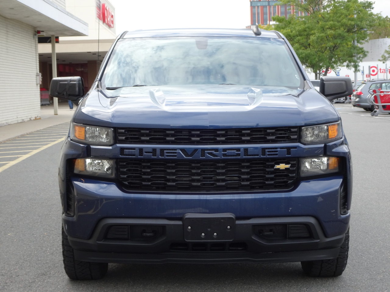 2021 Chevrolet Silverado 1500 Custom photo 2