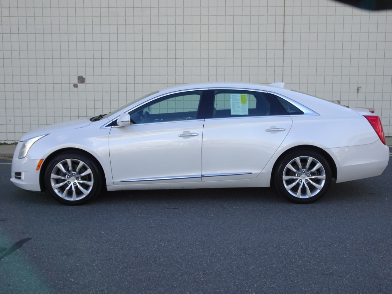 Cadillac XTS 4dr Sdn Luxury AWD 2017 Cadillac XTS 4dr Sdn Luxury AWD 2017