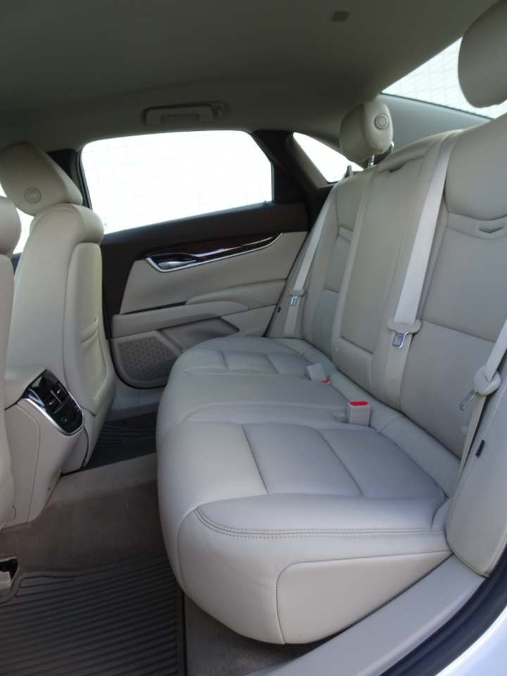 Cadillac XTS 4dr Sdn Luxury AWD 2017 Cadillac XTS 4dr Sdn Luxury AWD 2017