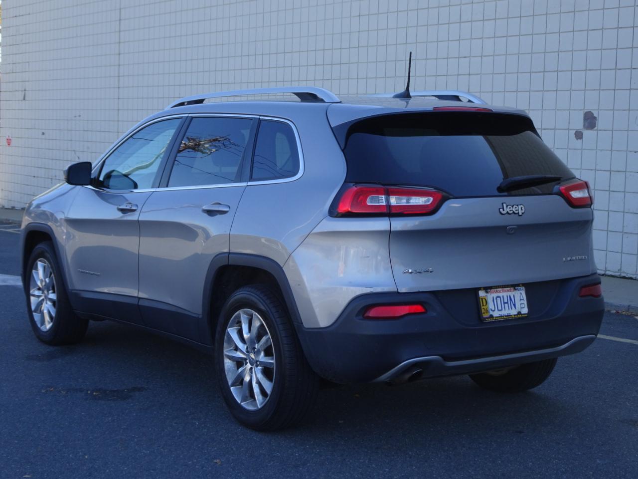 Jeep Cherokee 4WD 4dr Limited 2016