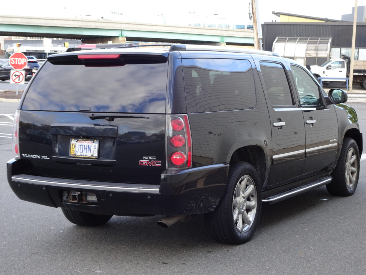 GMC Yukon XL AWD 4dr 1500 Denali 2013 GMC Yukon XL AWD 4dr 1500 Denali 2013