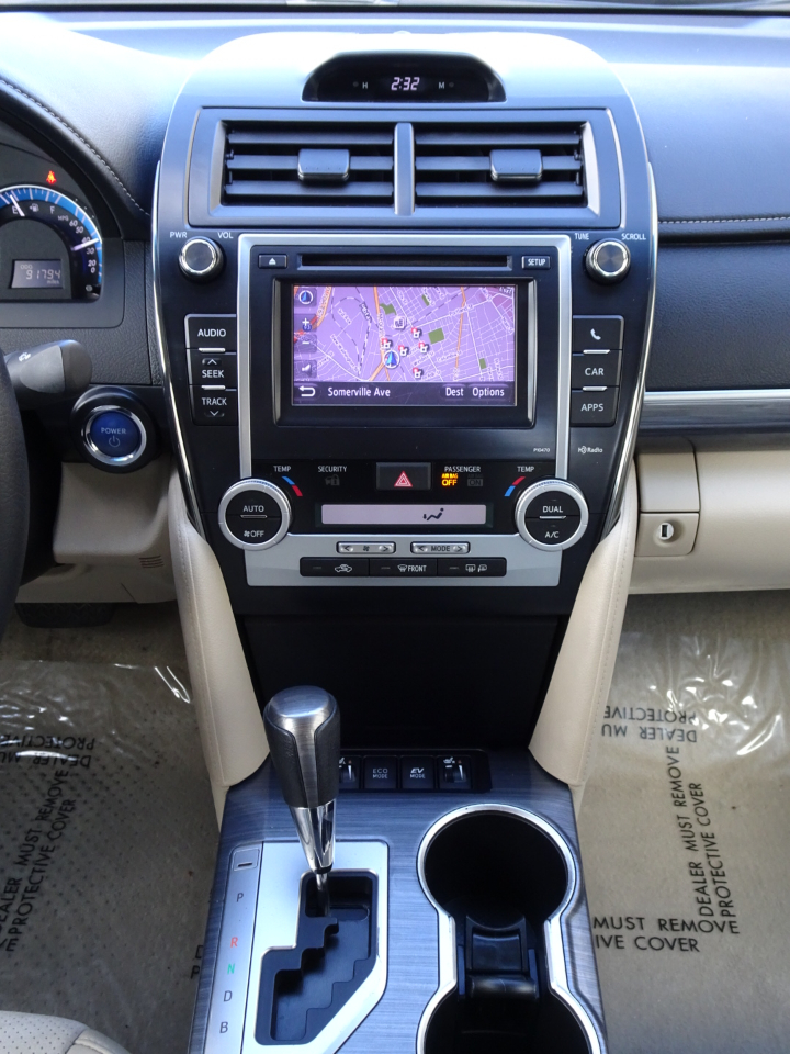 Toyota Camry Hybrid 4dr Sdn XLE (Natl) 2013 Toyota Camry Hybrid 4dr Sdn XLE (Natl) 2013