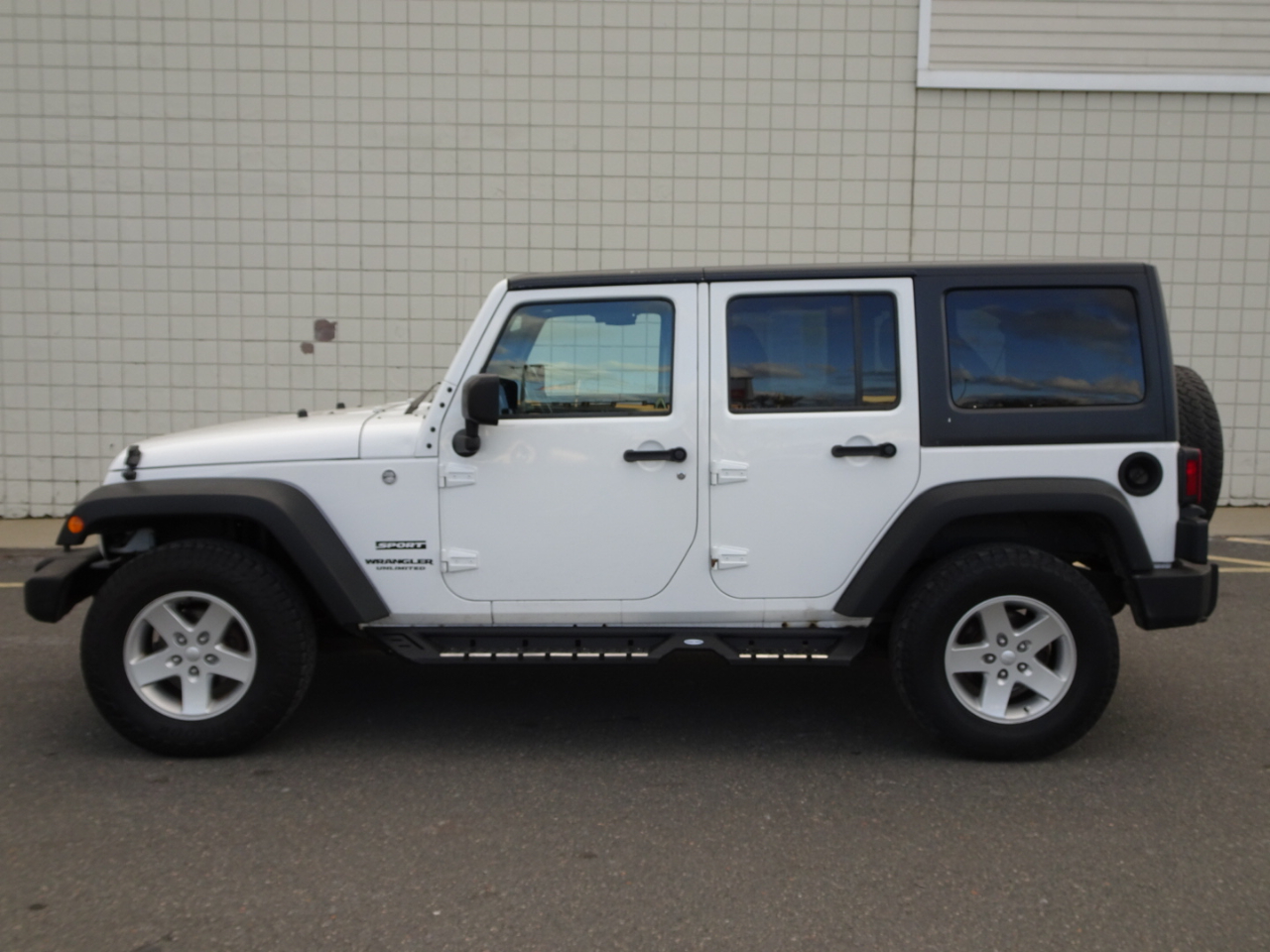 Jeep Wrangler Unlimited 4WD 4dr Sport 2016