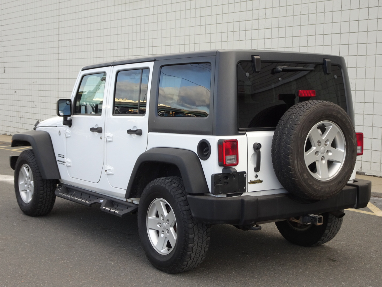 Jeep Wrangler Unlimited 4WD 4dr Sport 2016