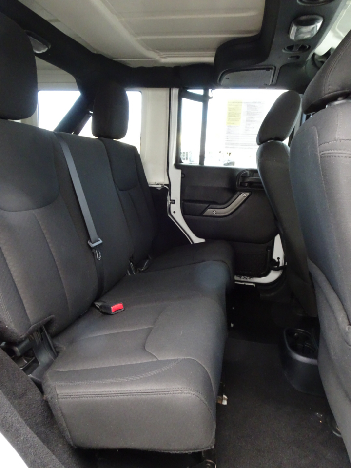 Jeep Wrangler Unlimited 4WD 4dr Sport 2016